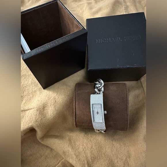 Michael Kors Watch MK 3305 - Picture 7 of 9